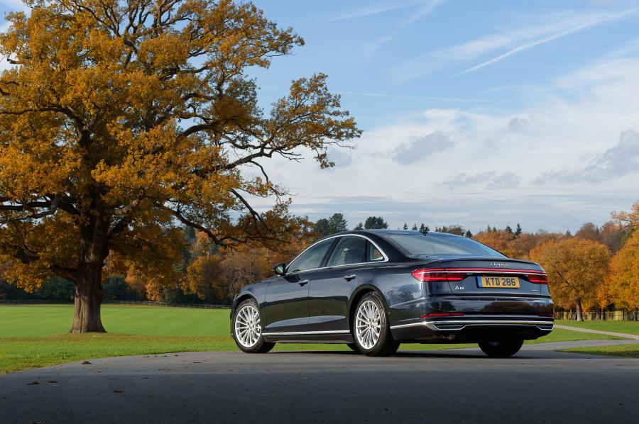  Audi A8 50 TDI Quattro (D5) 2017 года  (UK) (фото 2 из 17)
